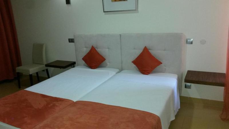 Hotel Praia Sol Quarteira Extérieur photo